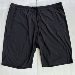 Vince Mens nylon front button fly drawstring shorts